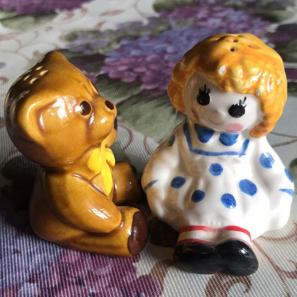 VINTAGE AVON SALT & PEPPER - Picture 1 of 10